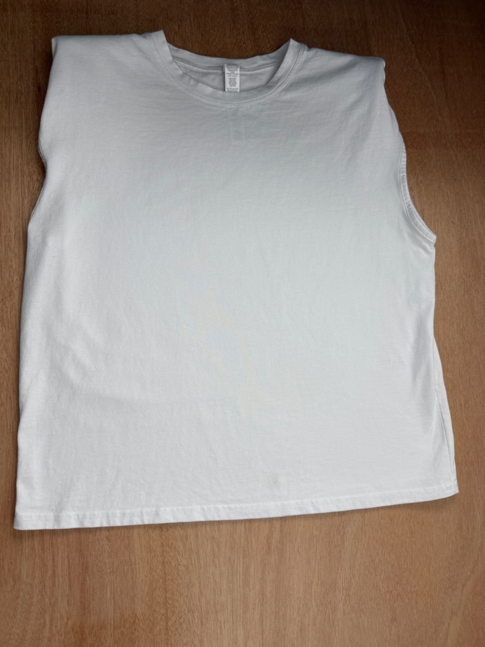 ALO Yoga Headliner Shoulder Pad Sleeveless White Tee